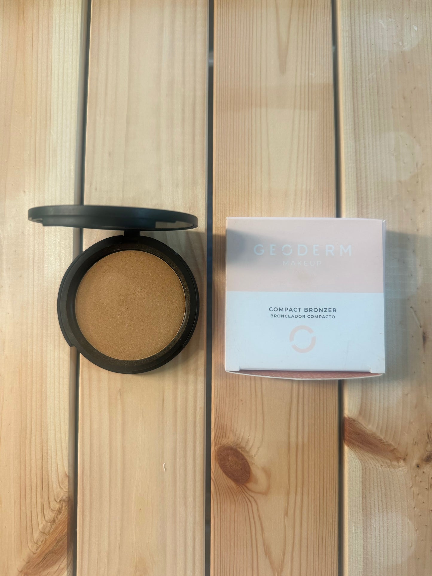 Geoderm Natural and Vegan Compact Bronzer