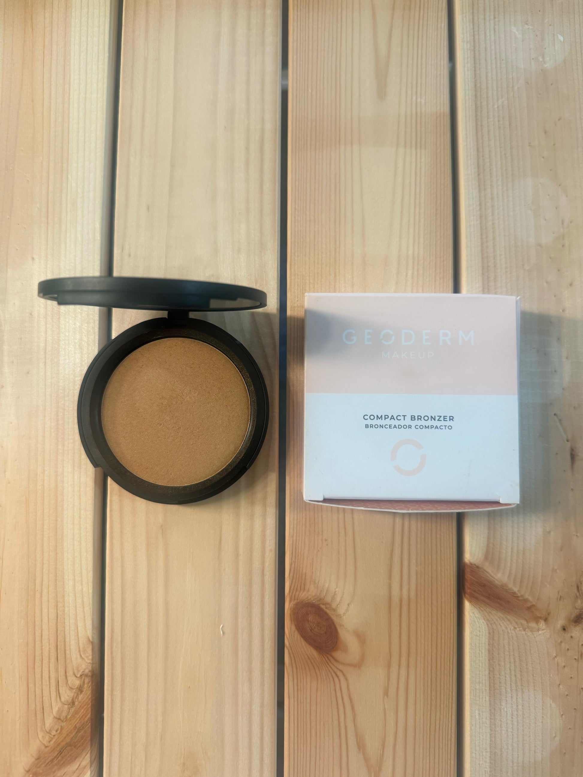 Geoderm Natural and Vegan Compact Bronzer